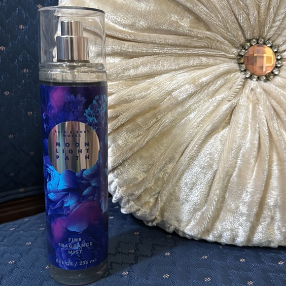 BATH & BODY WORKS SET. . . MOON LIGHT PATH SCENT - Picture 3 of 6